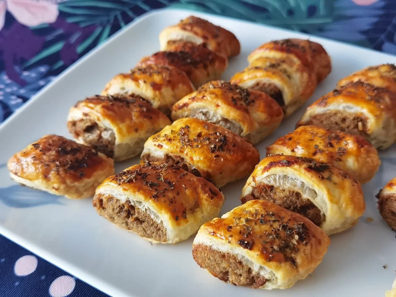 Pyszny pasztet w cieście francuskim przepis na wyjątkowe danie