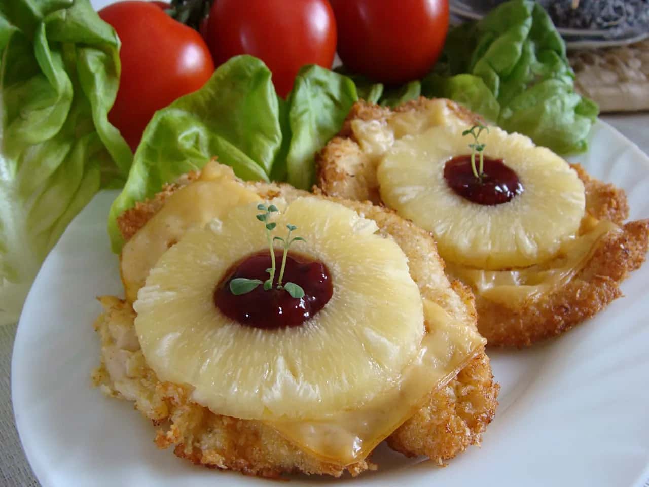 Pyszny filet drobiowy po hawajsku - łatwy przepis z ananasem