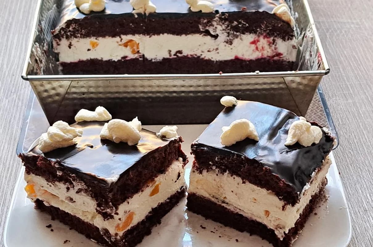 Pyszne ciasto z brzoskwiniami i serkiem mascarpone – sprawdź przepis