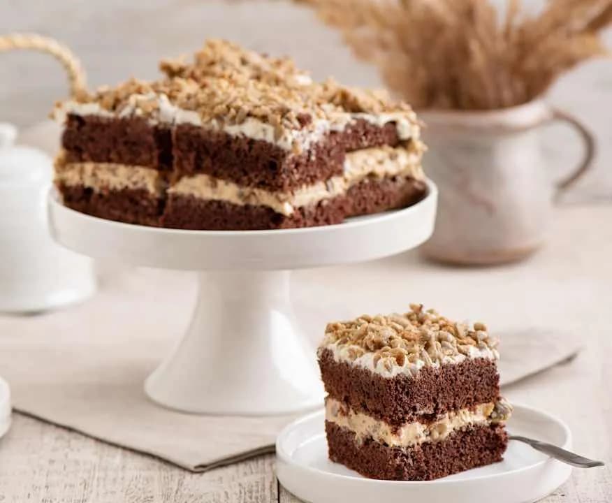 Pyszny przepis na ciasto ze słonecznikiem i śmietaną, które zachwyci