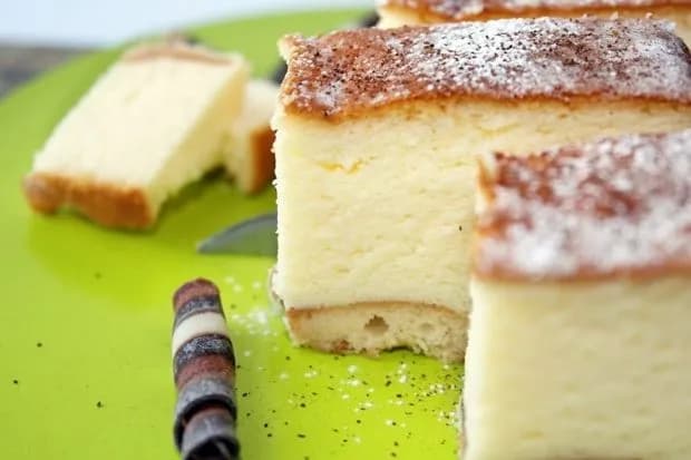 Pyszne ciasto z jogurtu greckiego – proste przepisy na każdy smak