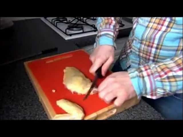 Jak rozebrać kurczaka łatwo i szybko – krok po kroku do idealnych kawałków